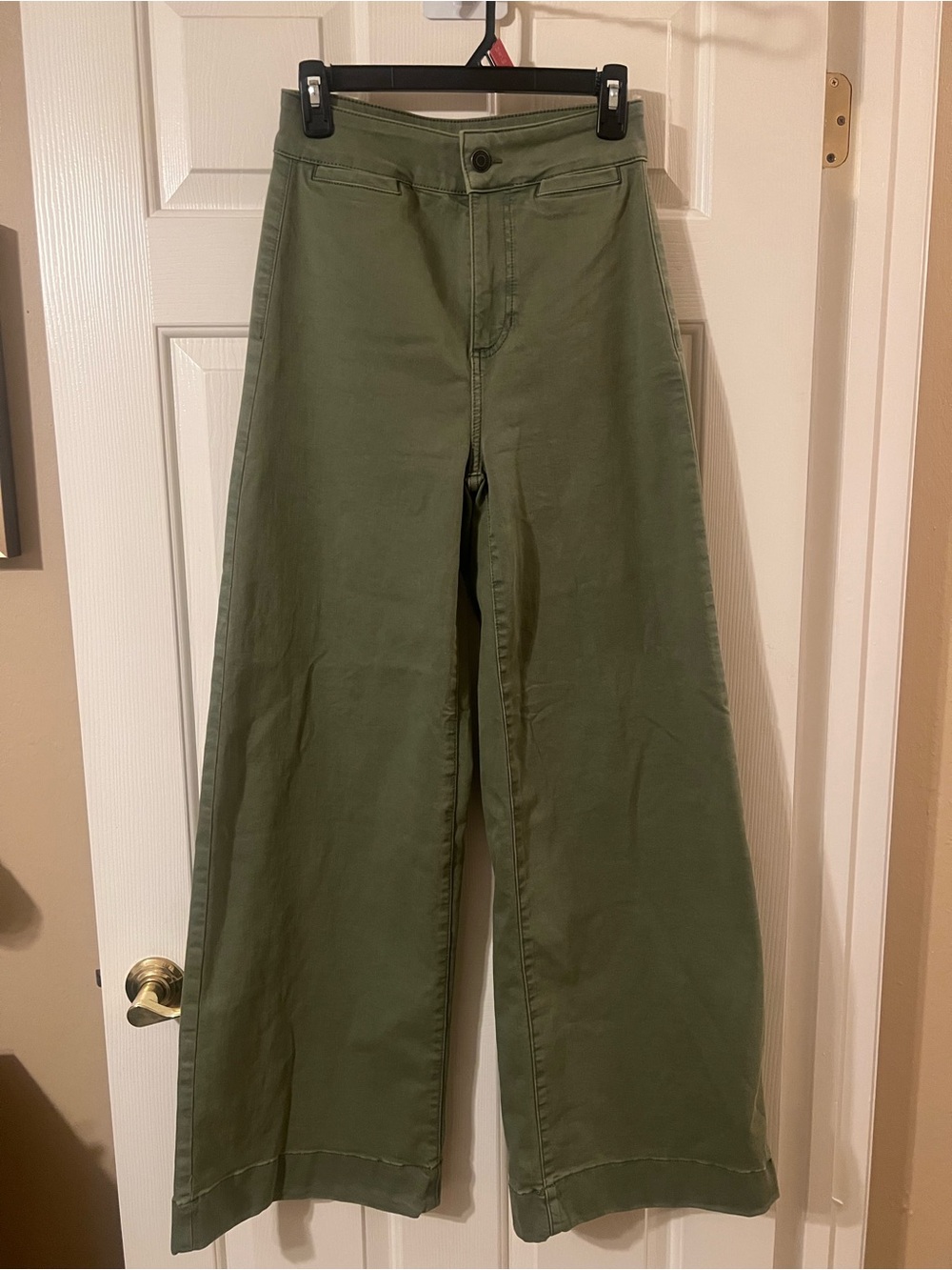 NWOT Women’s LC Lauren Conrad Super High Rise Wide Leg Olive Green Pants Size 2